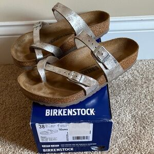 listing-status-banner